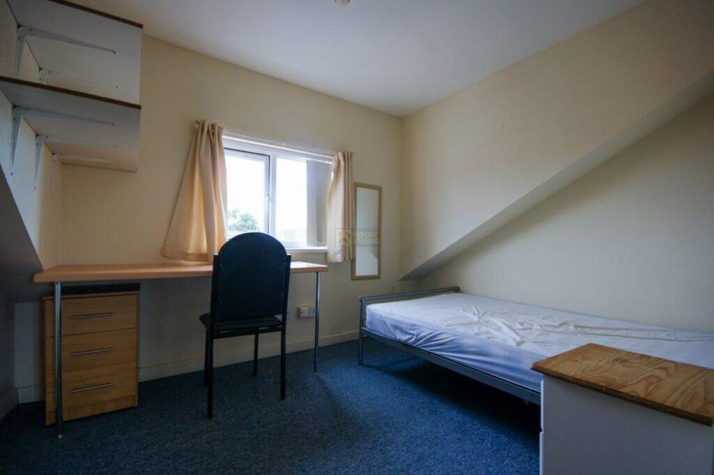 5 bedroom terraced house for rent