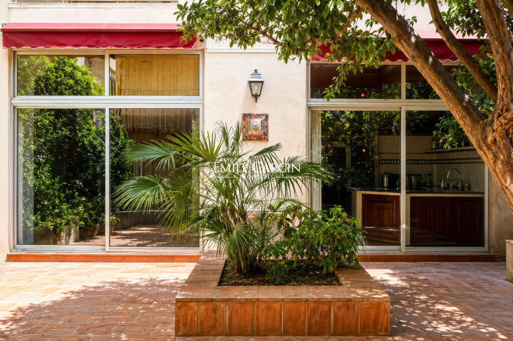 Main image of property: Provence-Alps-Cote d`Azur, Vaucluse, Avignon