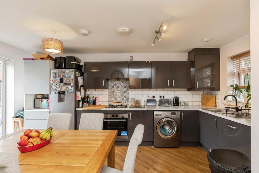 House in Swindon - View 4