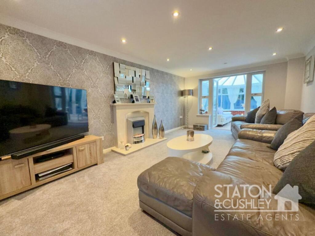 House in Ashfield, Sutton in Ashfield, Dalestorth - View 2
