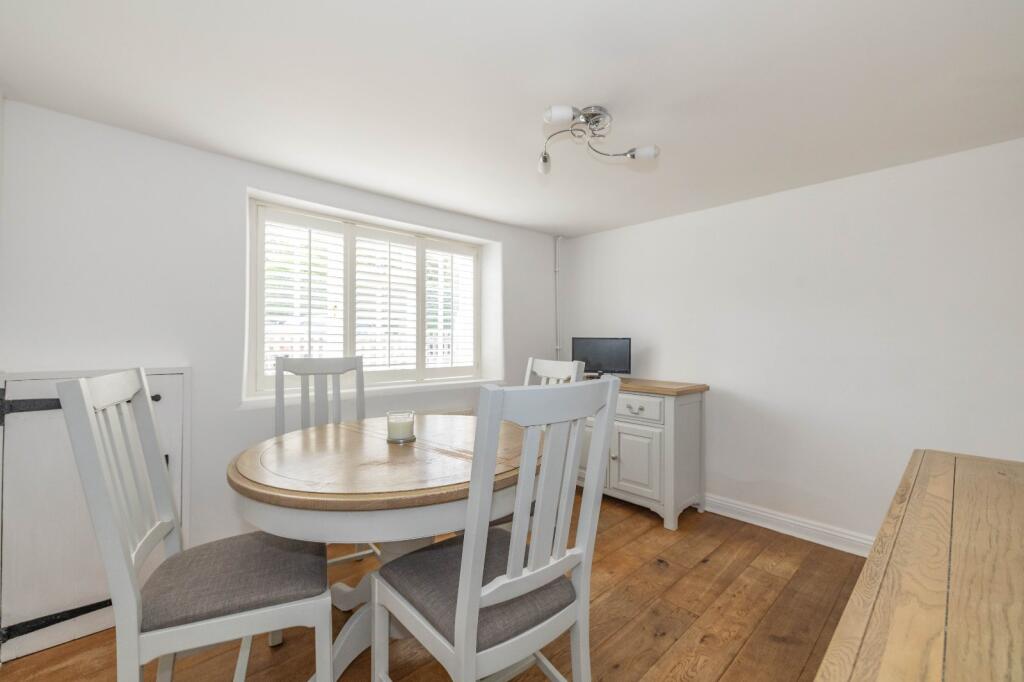 House in Tonbridge - More