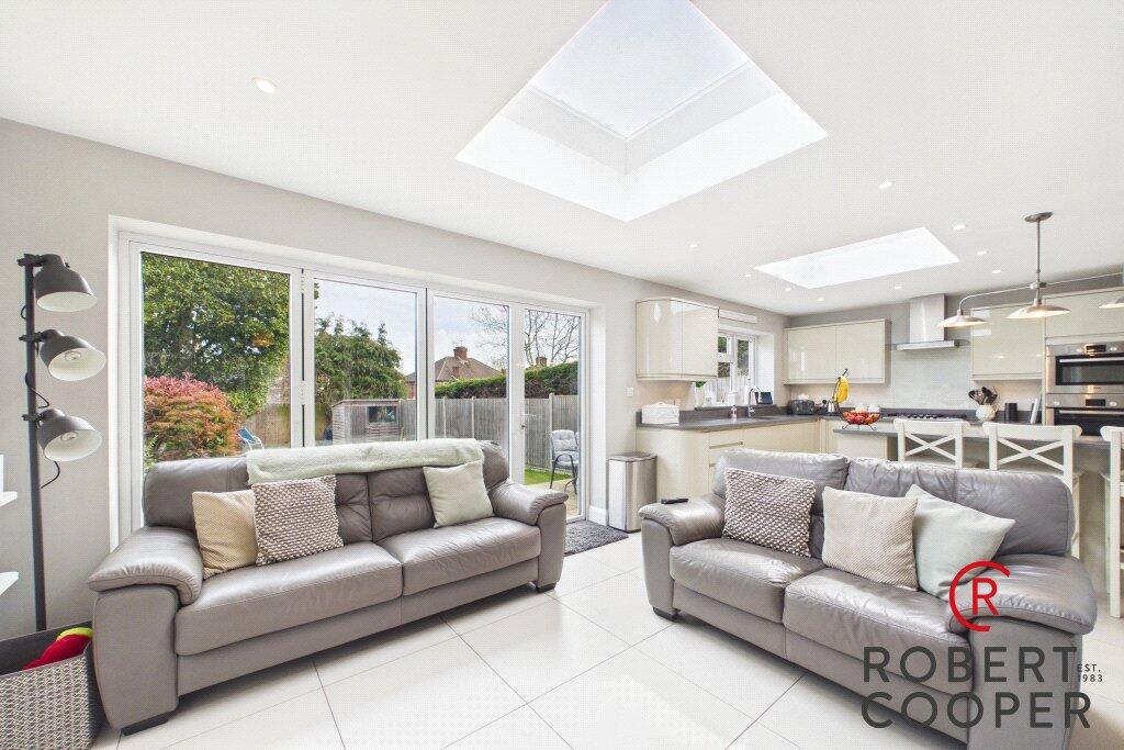 Windermere Avenue, Ruislip, HA4 photo 3