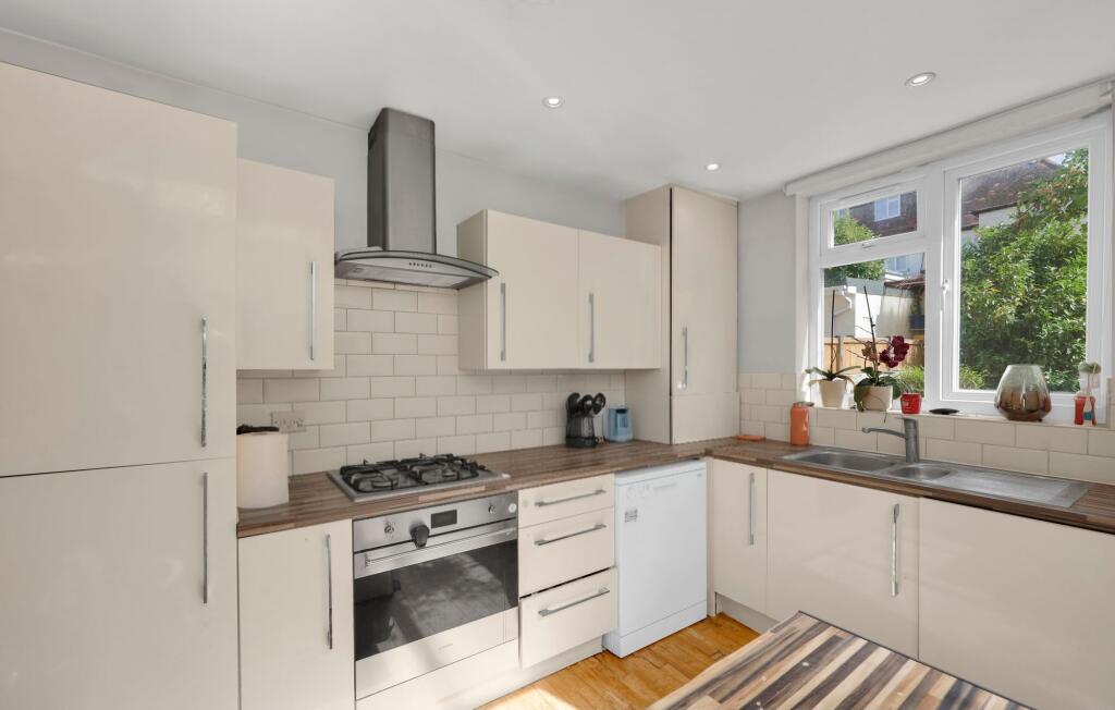 St. Marys Road, London, NW11 - View 3