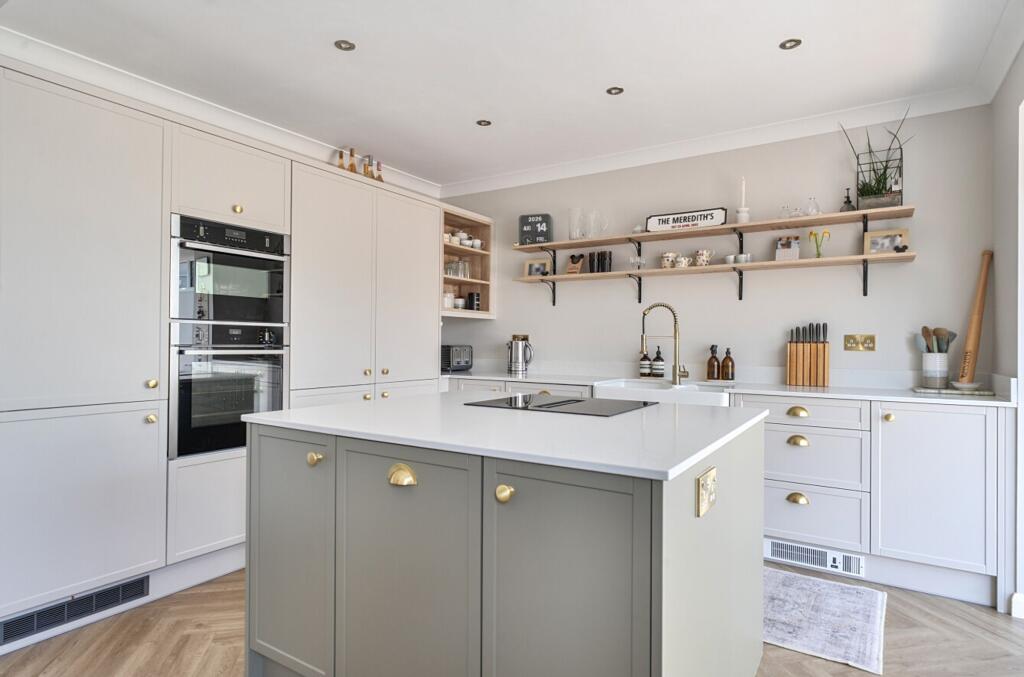House in Tonbridge and Malling, Kent - More