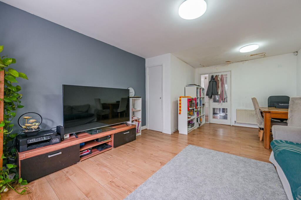 Apartment in London - View 5