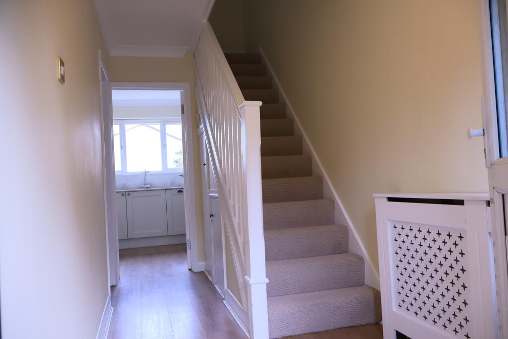 House in Grays, Little Thurrock - View 4