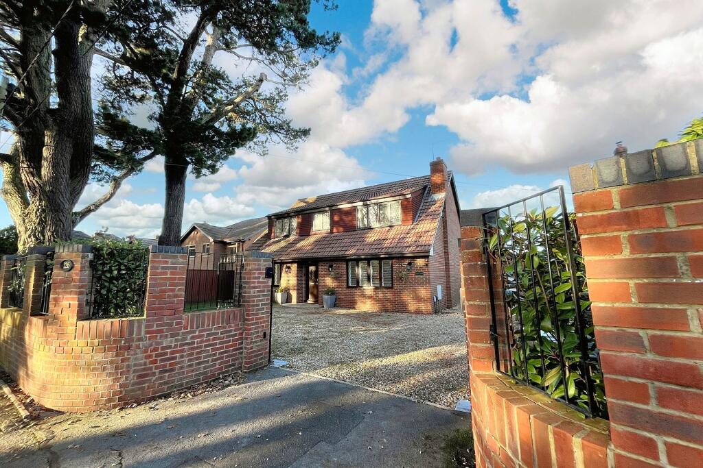 4 bed detached - Corfe Mullen image 4