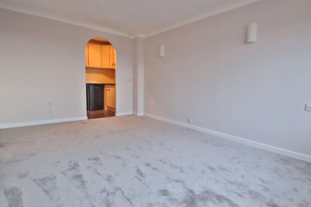 Apartment in Worcester - View 5