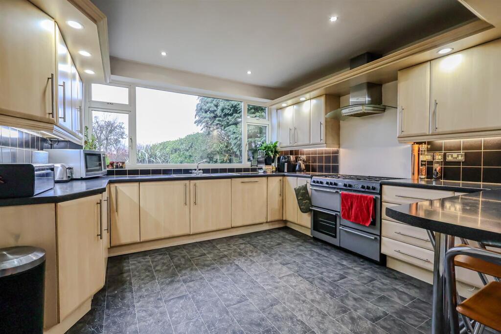 Middlebeck Drive, Arnold, Nottingham photo 3
