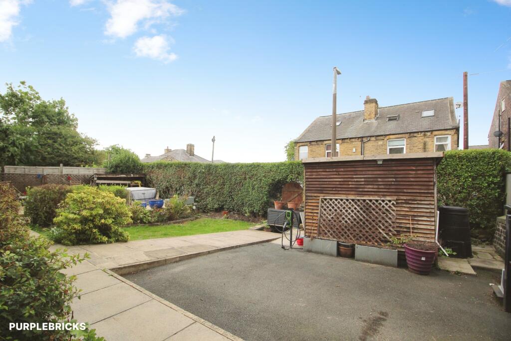 House in Wakefield - View 4