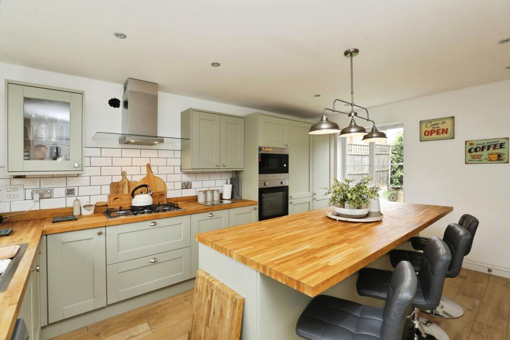House in Stoke-on-Trent - View 2