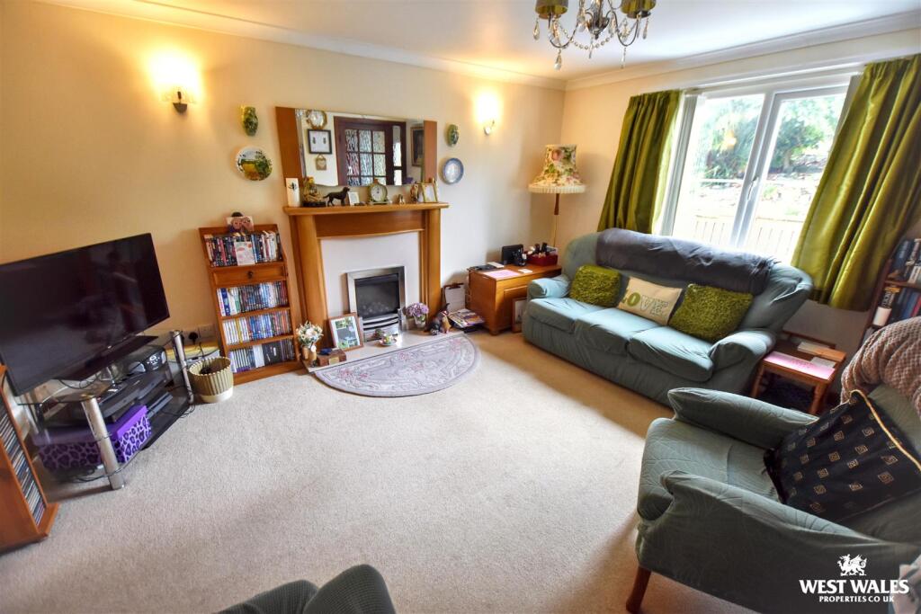 House in Pembroke Dock, Pembrokeshire - View 2