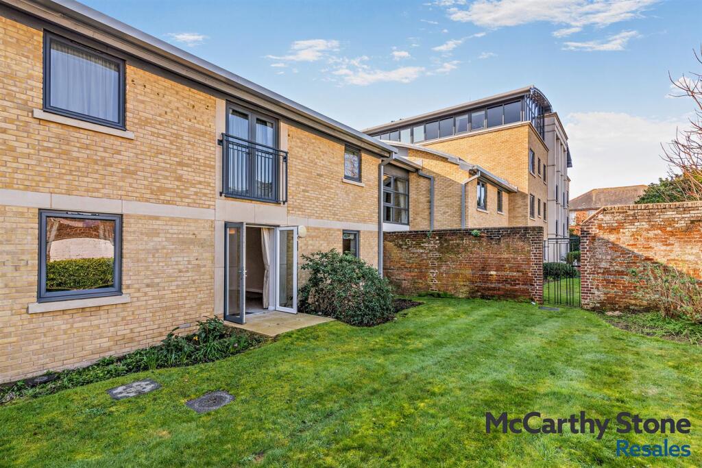 Main image of property: Amelia Court, Union Place, Worthing, BN11 1AH