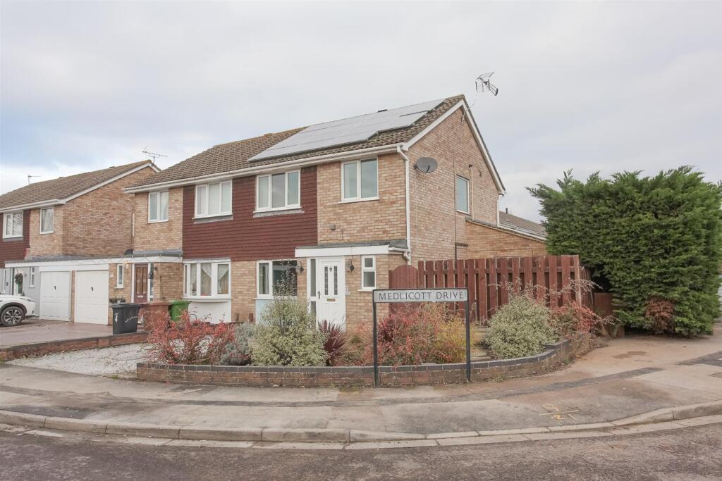 Main image of property: Medlicott Drive, Abingdon