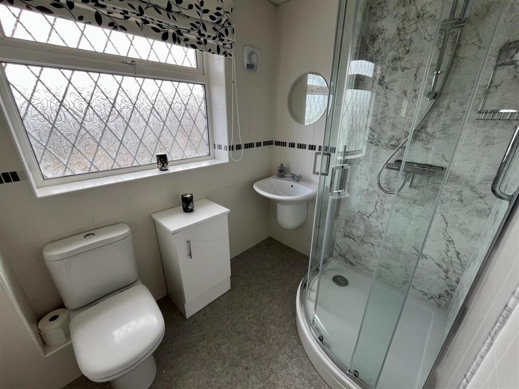 House in Hull - View 5