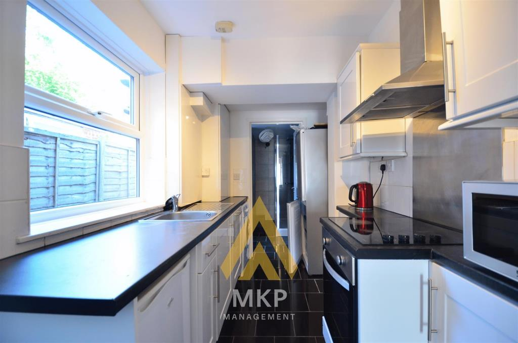 4 bedroom terraced house for rent