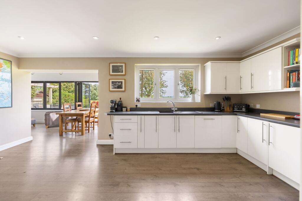 Weir Road, Congresbury, BS49 - View 4