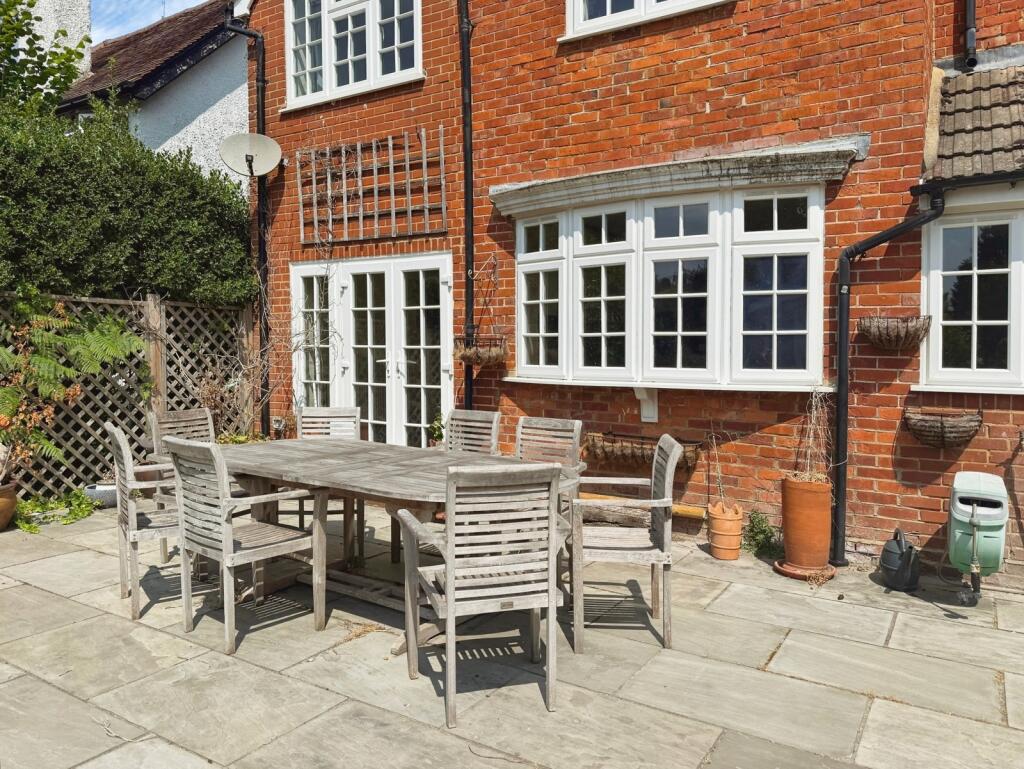 Addiscombe Road, Crowthorne, Berkshire - View 5