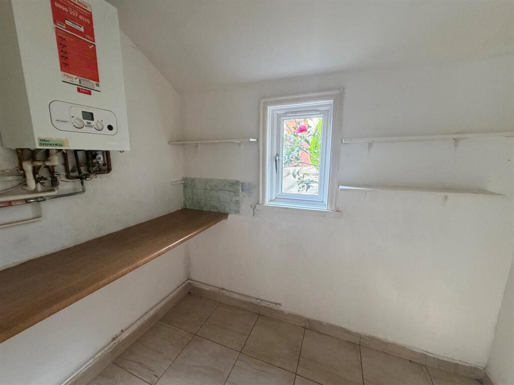 House in Wellingborough, Burrow's Bush - View 5
