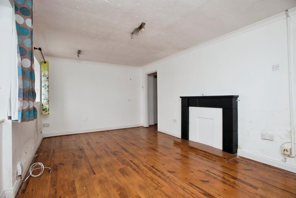 Apartment in Plymouth - View 4