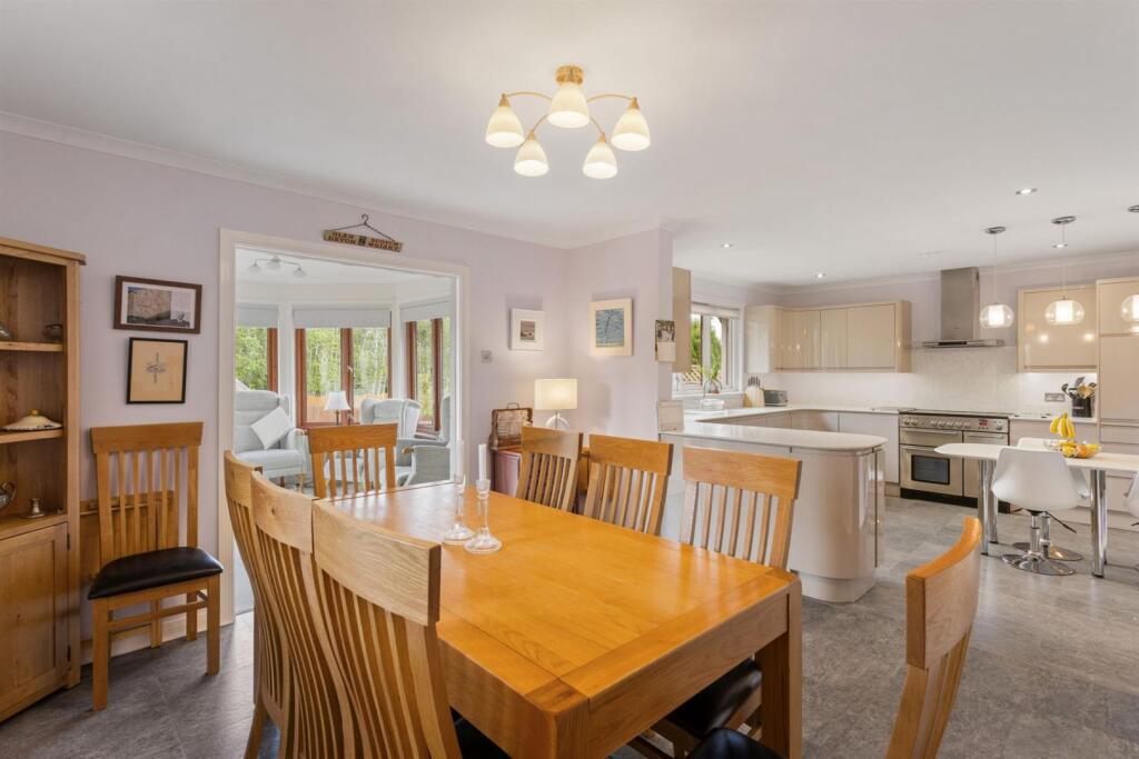House in Edinburgh, West Lothian - View 3