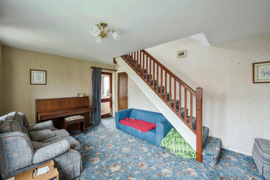 Springwell Gardens, Balby, Doncaster photo 3