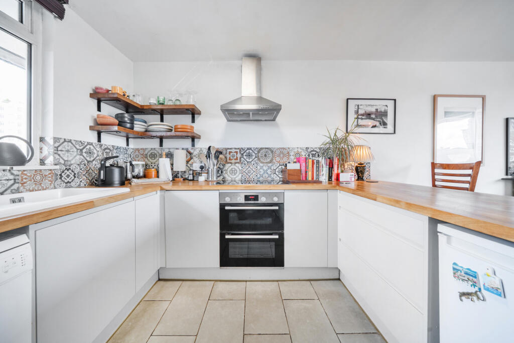 Apartment in London - More