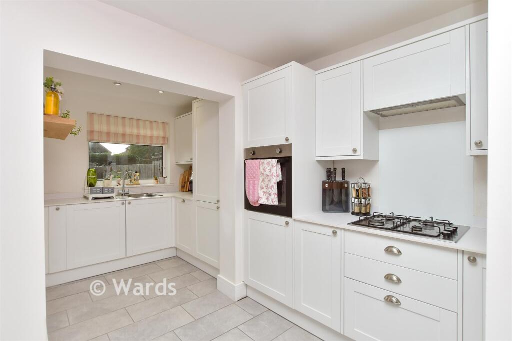 House in Minster-on-Sea, Merryman's Hill - View 4