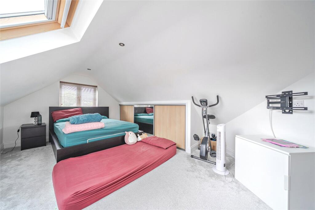 House in Bromley - More