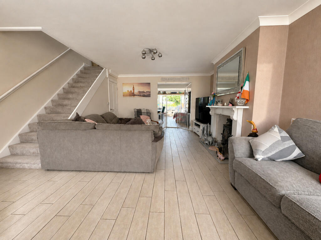Creek View Avenue, Hullbridge, SS5 6 photo 4