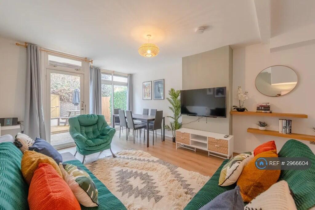 Main image of property: Ambergate Street, London, SE17