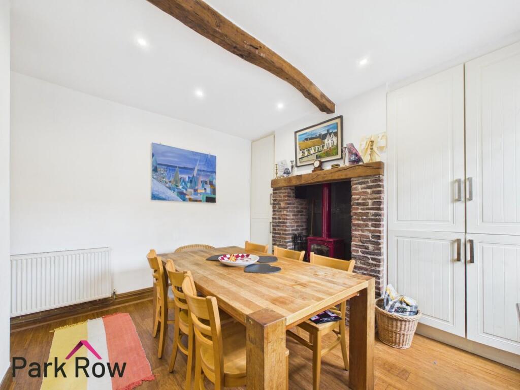 House in Leeds, Barwick in Elmet - View 2