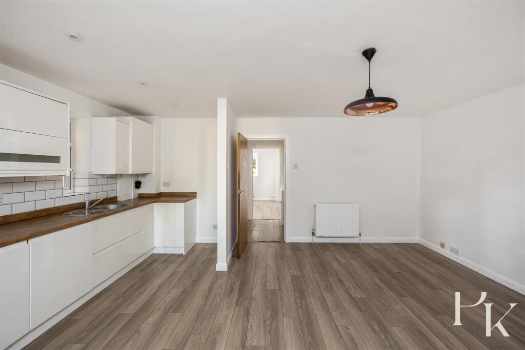 Apartment in Hove, Brighton and Hove - View 4
