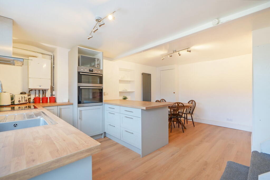 House in Sheffield, South Yorkshire - View 4