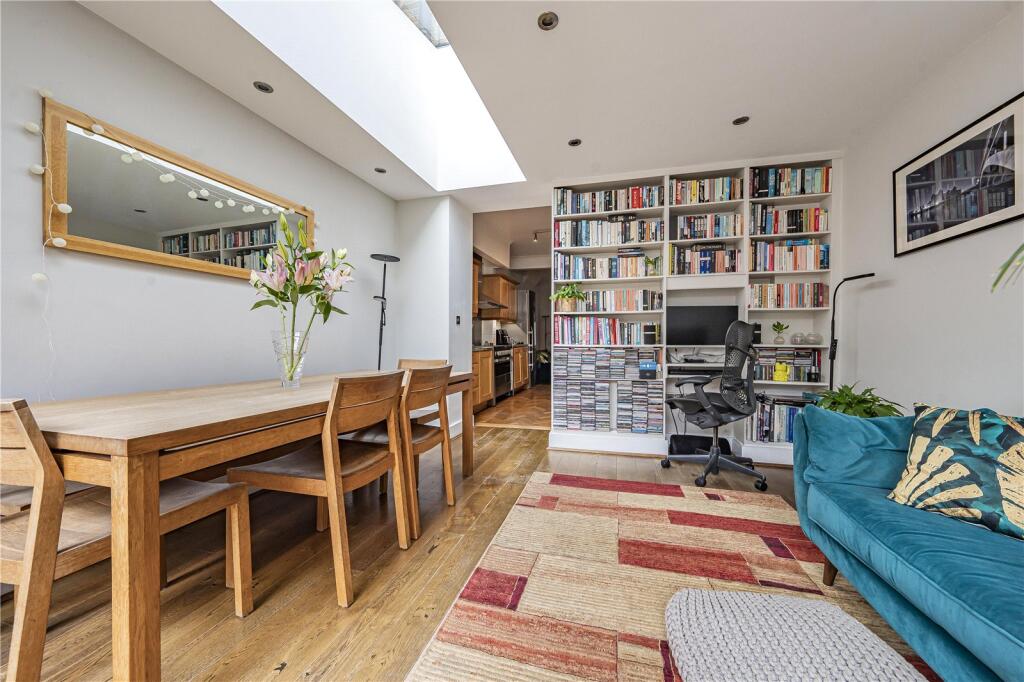 House in Richmond, North Sheen - View 2