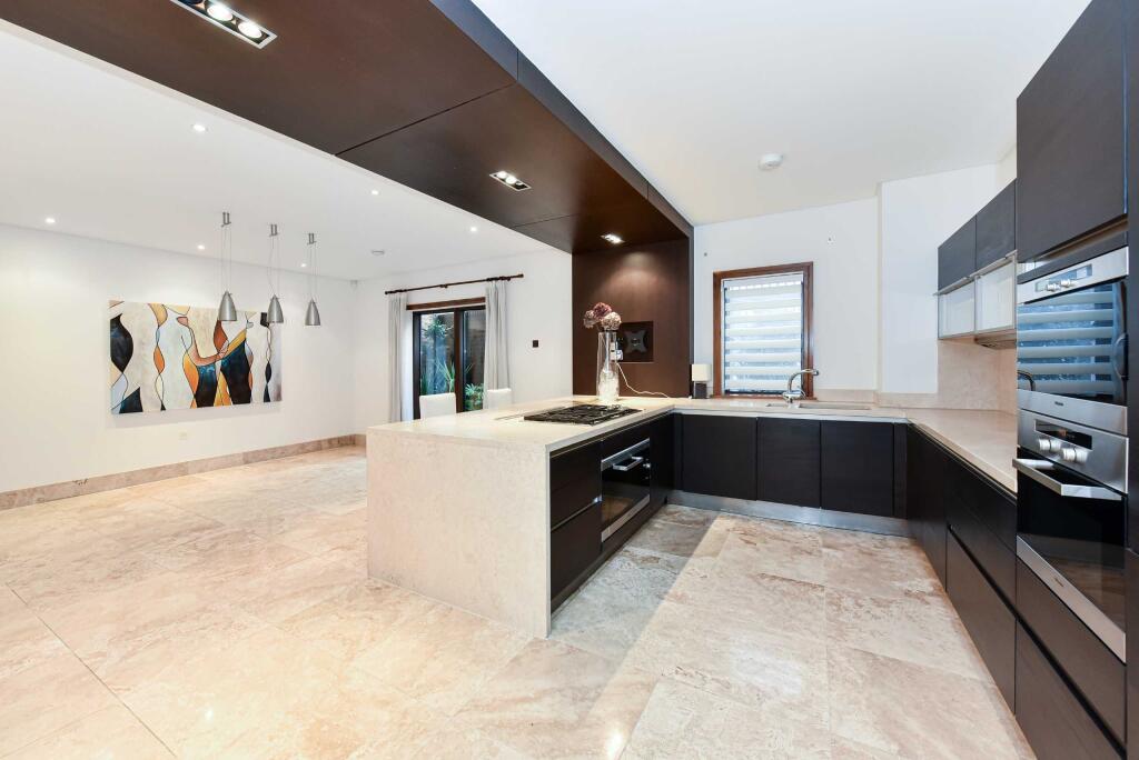 House in London - View 2