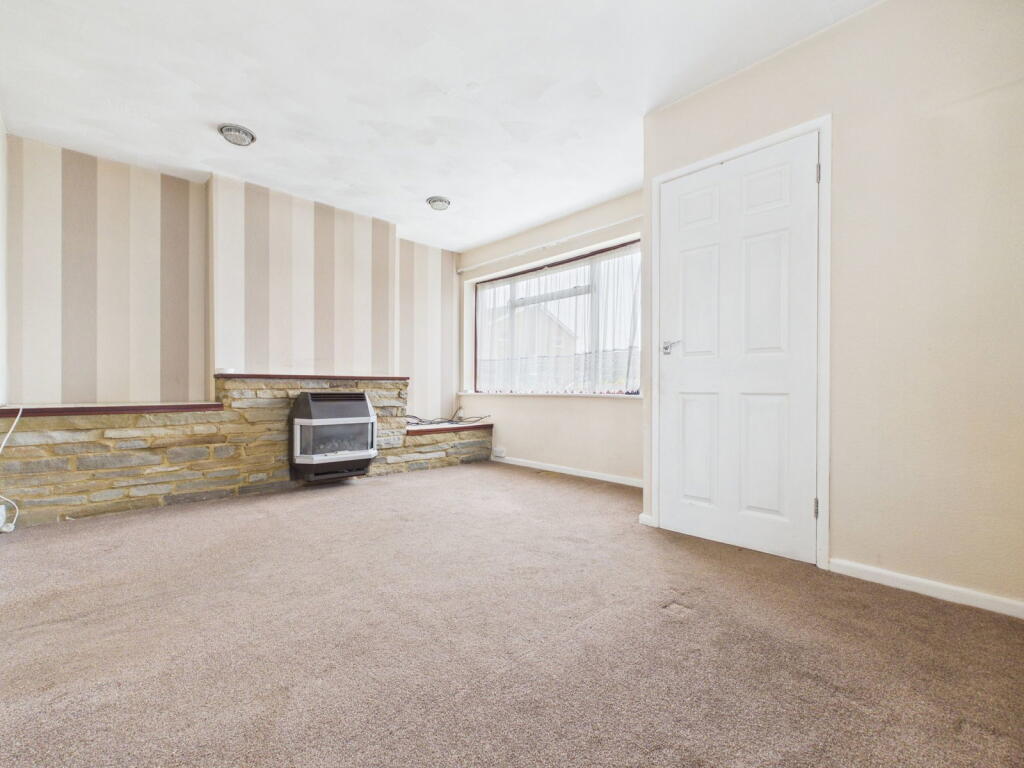 Cowley Drive, Lancing, BN15 8DJ photo 2