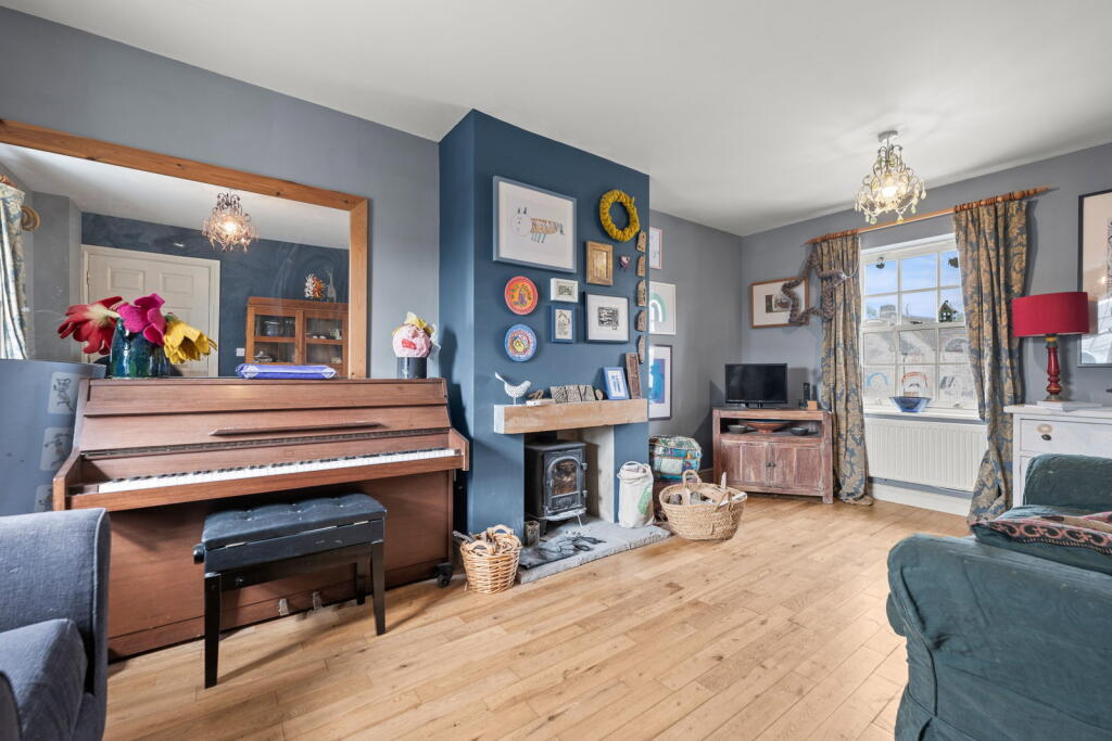 House in Stoke-on-Trent - More