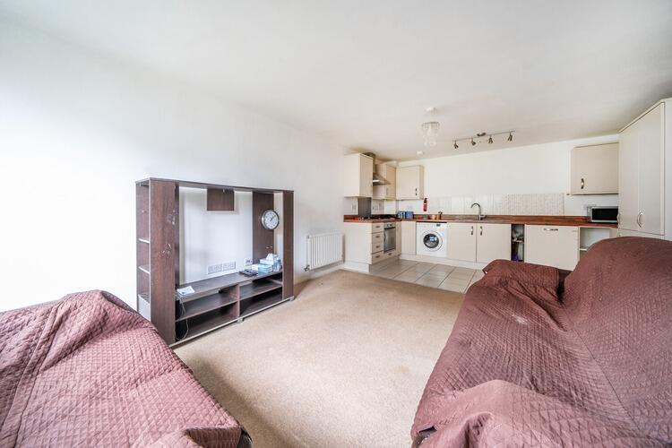 Apartment in Hounslow - View 2