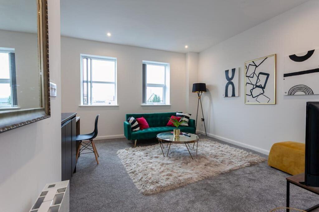 46 Stonecross House, 21-27 Churchgate, Bolton, Lancashire, BL1 1HR - More
