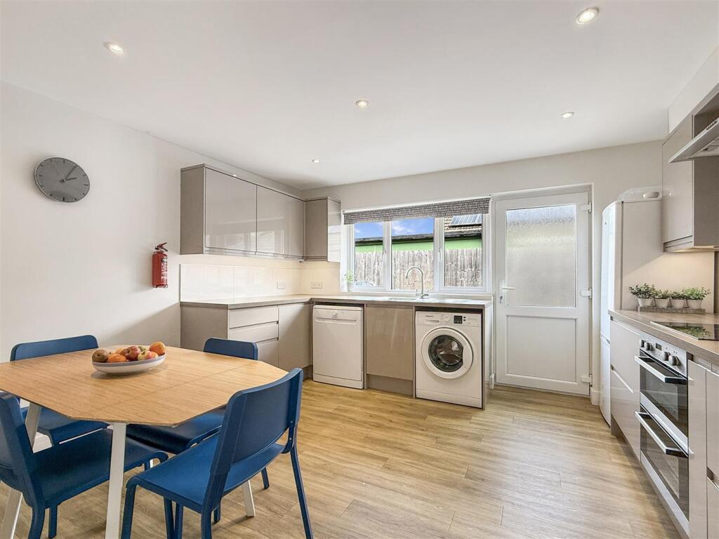 13, Old Rectory Close, Instow photo 3
