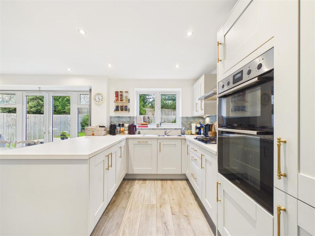 House in Hull - View 4