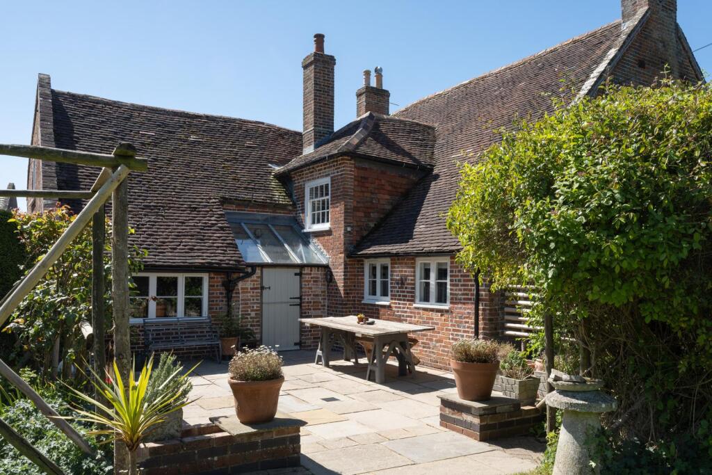 House in Havant, Hampshire - View 6