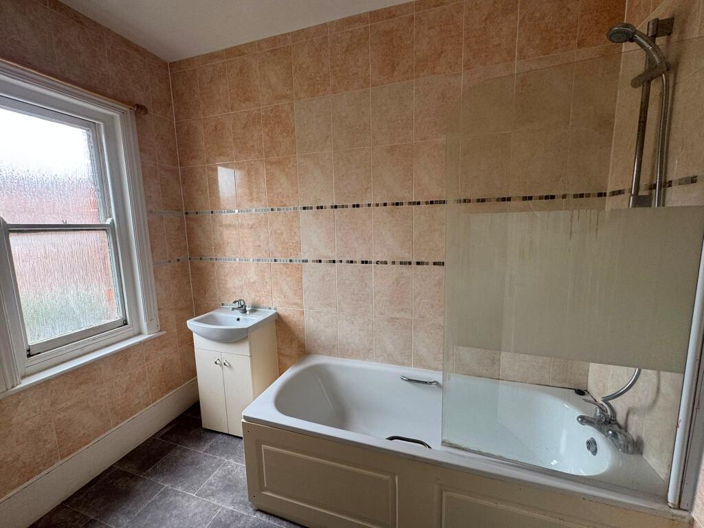 Apartment in Canterbury - View 5