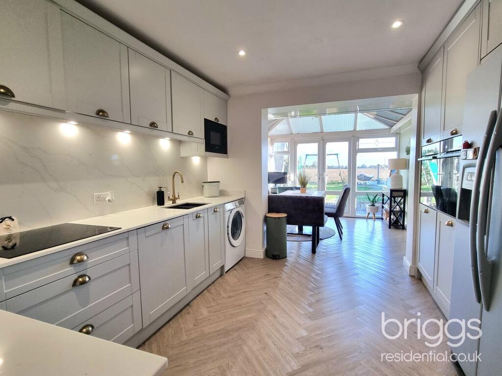 Crowson Crescent, Northborough, Market Deeping, PE6 photo 4