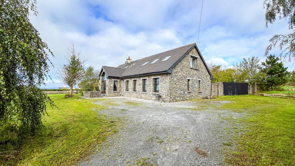 Main image of property: Grangehill, Clara, Co. Kilkenny, R95 HK70