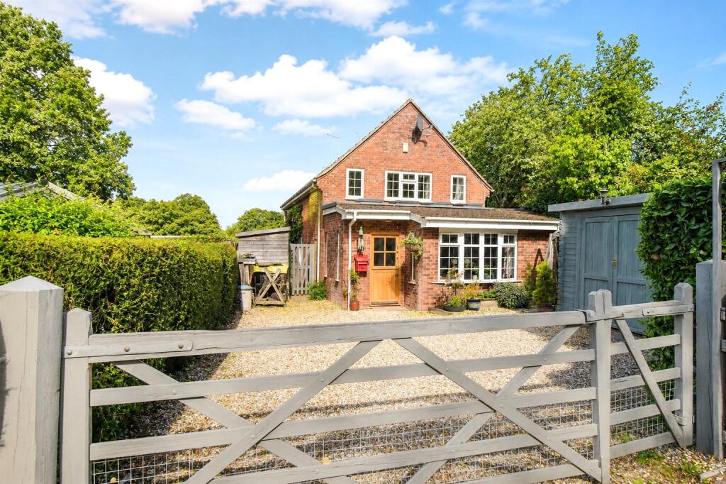 Main image of property: Newnham Road, Newnham, Hook, Hampshire, RG27