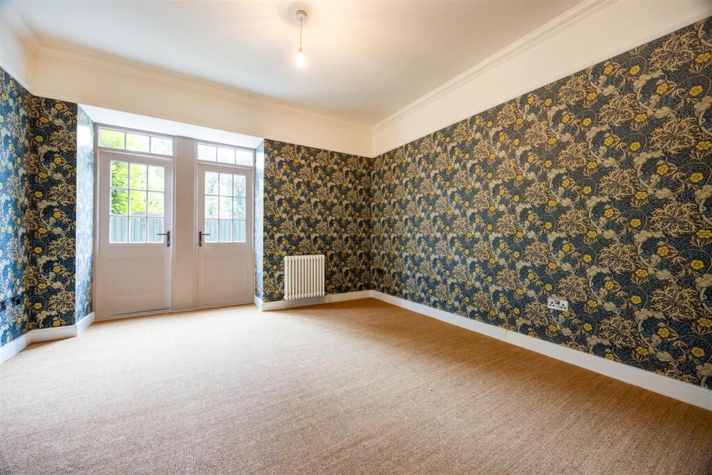 Farrer Lodge, Clapham Station photo 3