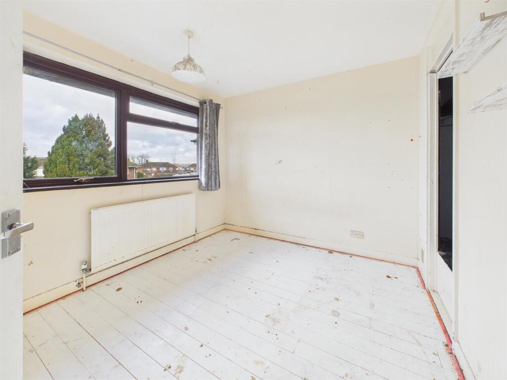 Fircroft Close, Tilehurst, Reading – další