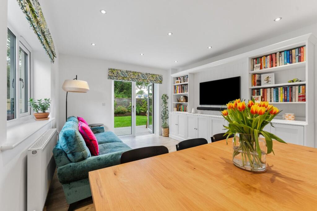 Exceptional modern family home in Claverham's popular Court de Wyck development photo 4